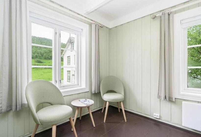 Номер Стандарт, Frich`s Kongsvold