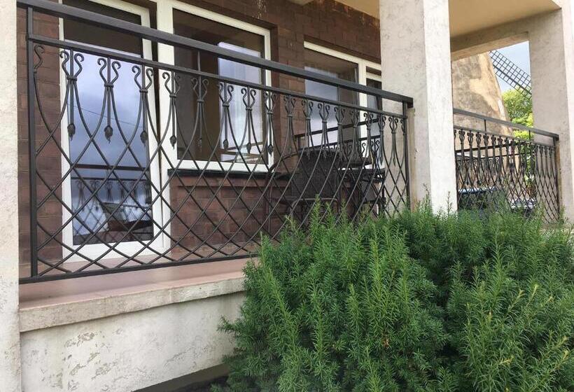 اتاق استاندارد سه تخته با بالکن, šeduvos Malūnas