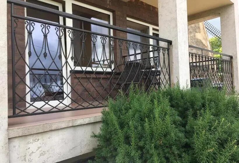 اتاق استاندارد سه تخته با بالکن, šeduvos Malūnas
