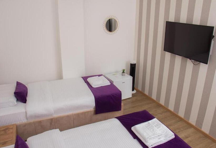 اتاق سوپریور سه تخته, Motel Kvele