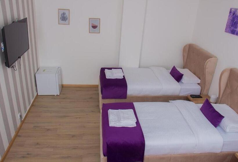 اتاق لوکس سه تخته, Motel Kvele