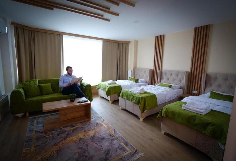 اتاق لوکس سه تخته, Motel Kvele