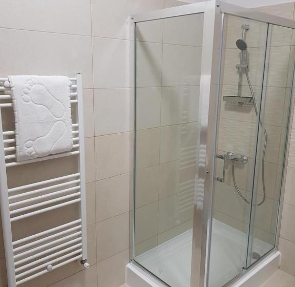 اتاق استاندارد, Resita Residence
