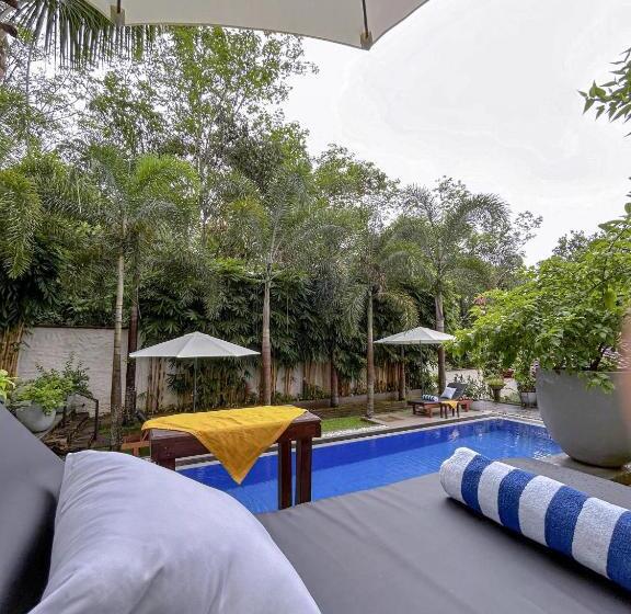 Номер Стандарт Вид на Бассейн, Terrace Garden Ayurveda Resort
