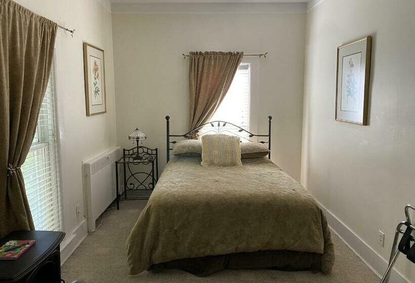 غرفة قياسية, Monroe Manor Inn