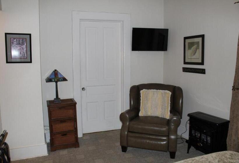 غرفة قياسية, Monroe Manor Inn