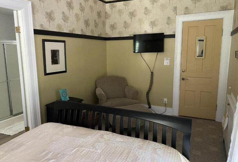 غرفة قياسية, Monroe Manor Inn