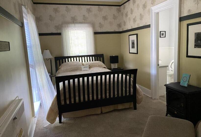 غرفة قياسية, Monroe Manor Inn