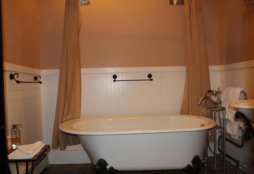 غرفة قياسية, Monroe Manor Inn