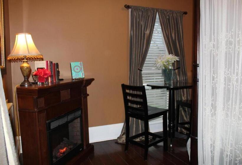 Номер Стандарт, Monroe Manor Inn