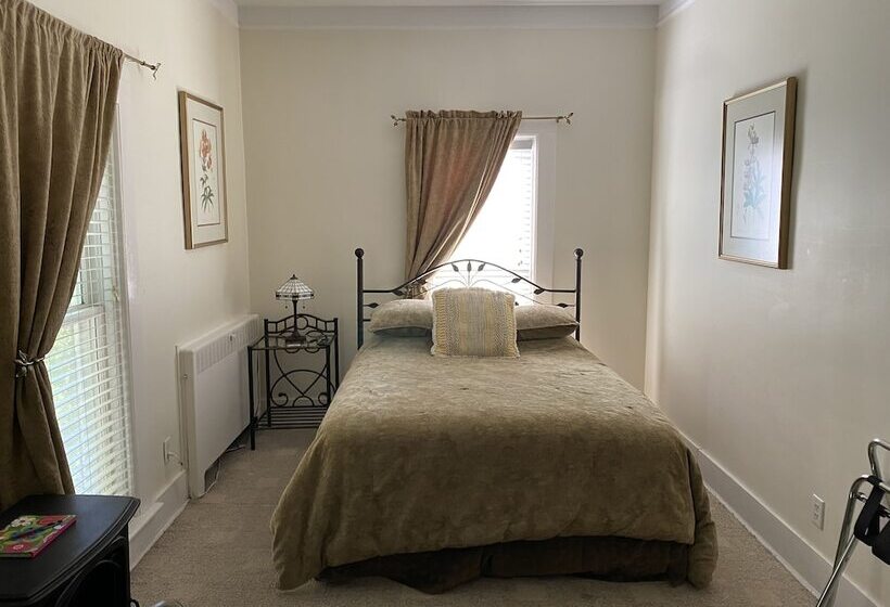 غرفة قياسية, Monroe Manor Inn