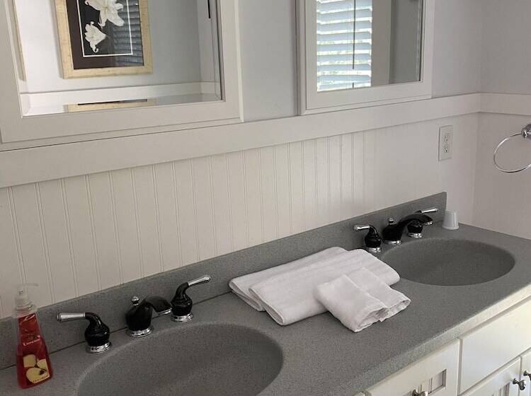 غرفة قياسية, Monroe Manor Inn