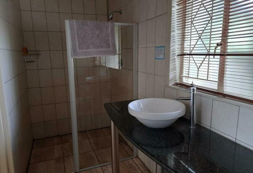 غرفة عائلية, Palms Lodge