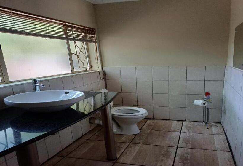 غرفة عائلية, Palms Lodge