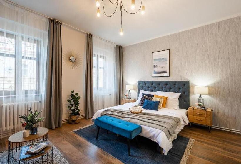 家庭间, Penzion Mácha