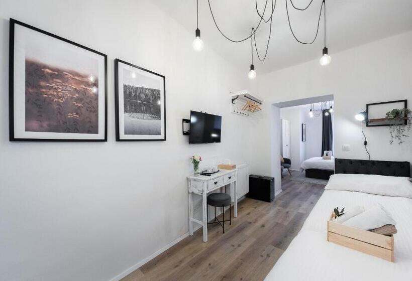 四人标准间, Penzion Mácha