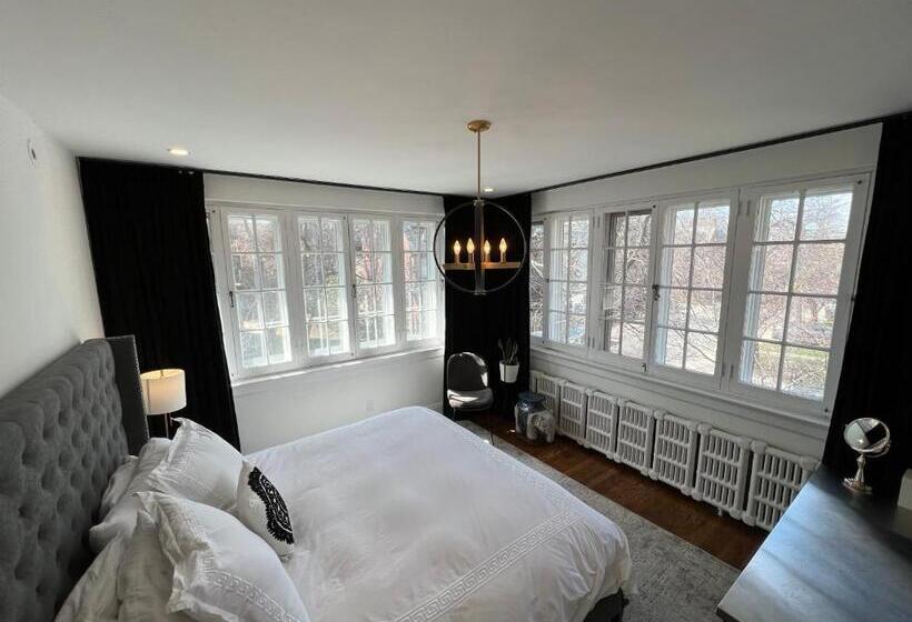 חדר דחוקס עם מיטת קינג, The Jane Toronto