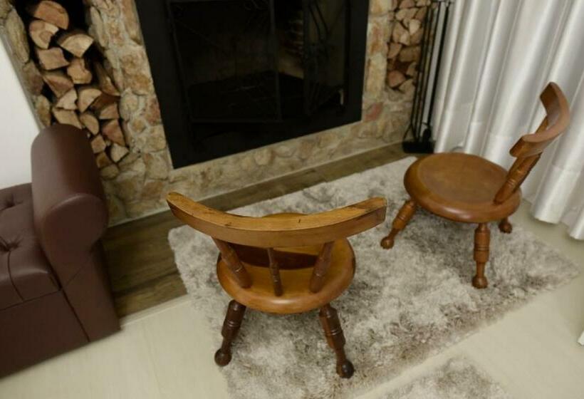 스위트 킹사이즈 침대, Ivlas Boutique