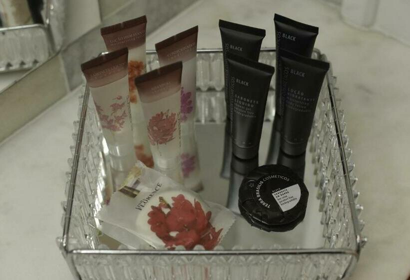 스위트 킹사이즈 침대, Ivlas Boutique