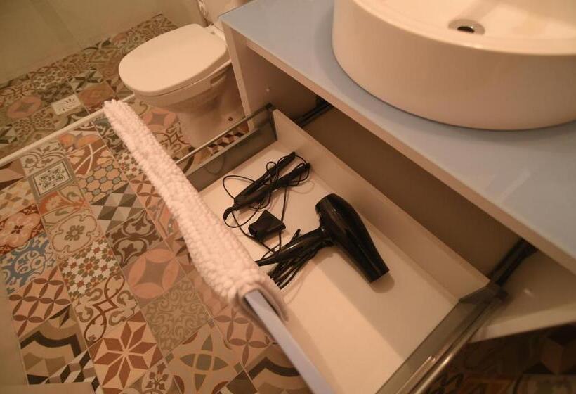 스위트, Ivlas Boutique