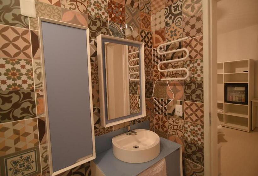 스위트, Ivlas Boutique