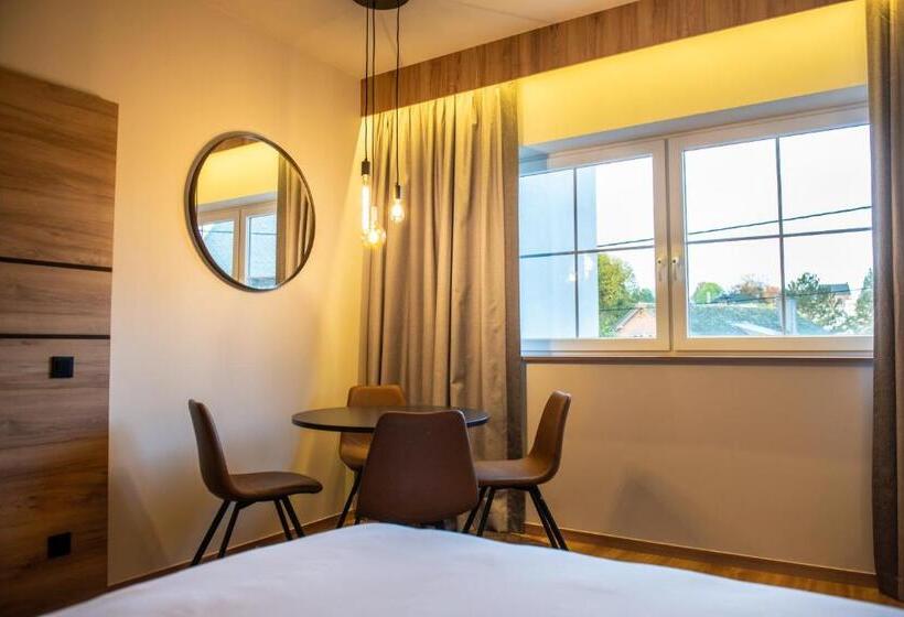 جناح سرير كينج, Mercure Han Sur Lesse