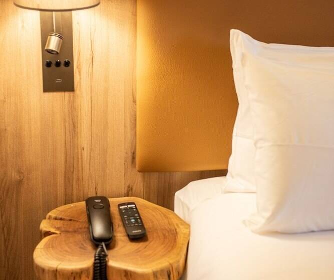 Классический Номер, Mercure Han Sur Lesse