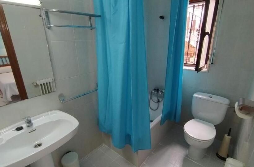 غرفة قياسية, Pensión El Castañu