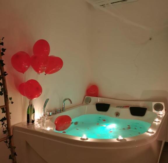 سوئیت با وان آب گرم, Sea Fly Guest House