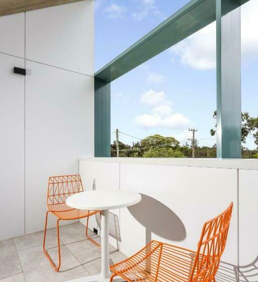 חדר אקזקיוטיב, Club Old Bar Motel