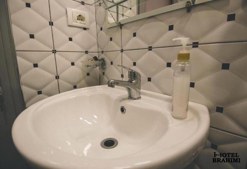 豪华房间, Brahimi