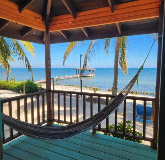 استودیوی استاندارد با چشمانداز دریا, Coco's Beachfront Cabanas