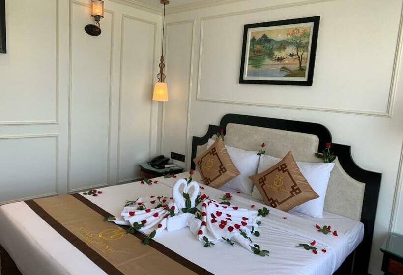 مجموعه ویستا شهر, Khanh Linh