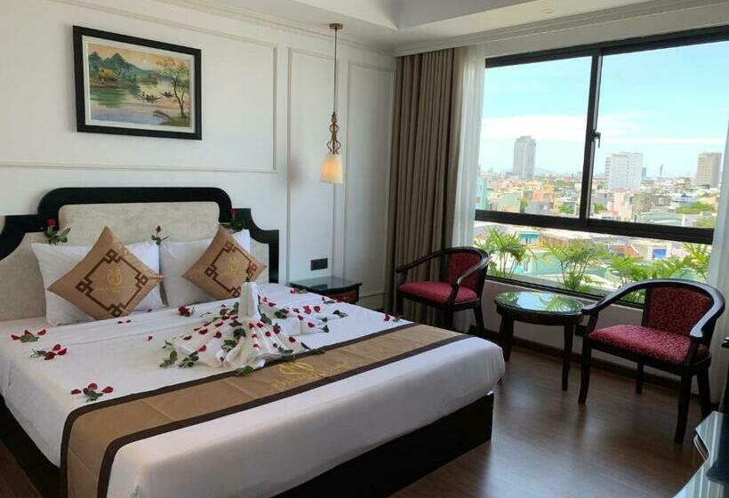 مجموعه ویستا شهر, Khanh Linh