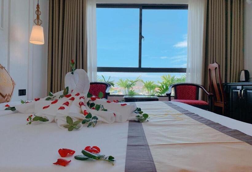 مجموعه ویستا شهر, Khanh Linh