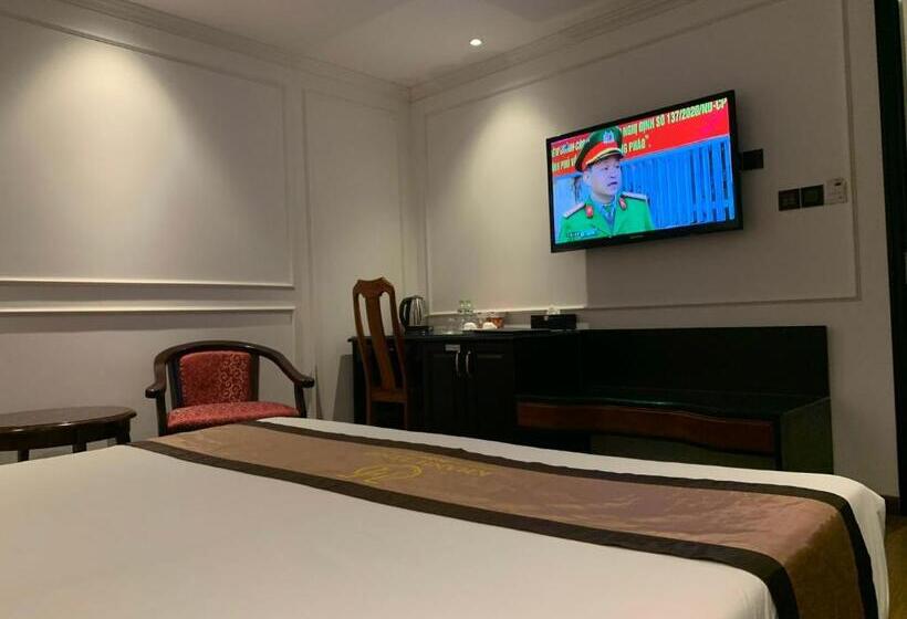 اتاق استاندارد, Khanh Linh