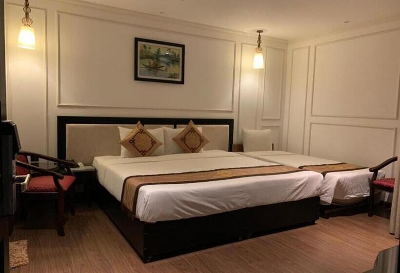 اتاق خانوادگی, Khanh Linh