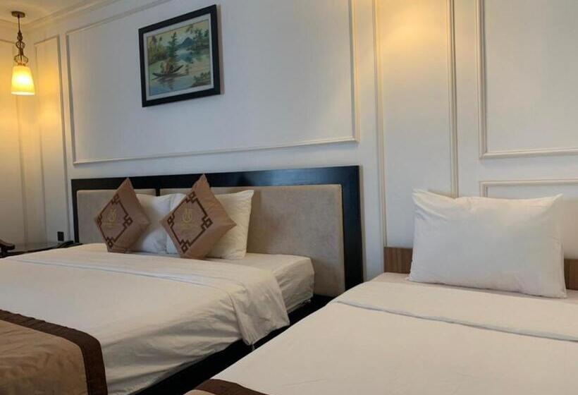 اتاق خانوادگی, Khanh Linh