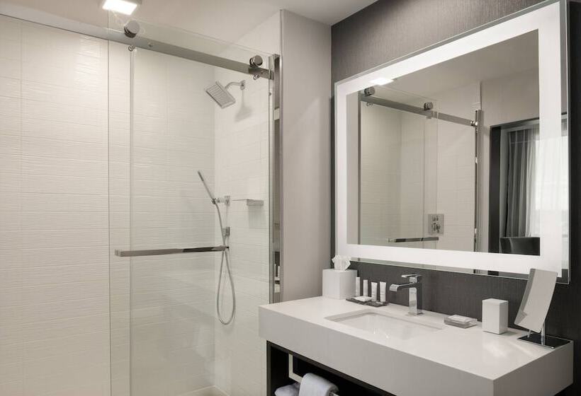 스탠다드 룸 더블 침대 2개, Marriott Tacoma Downtown