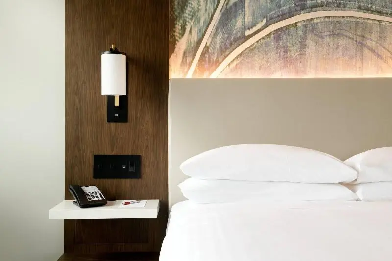 キングサイズベッドのスタンダードルーム, Marriott Tacoma Downtown