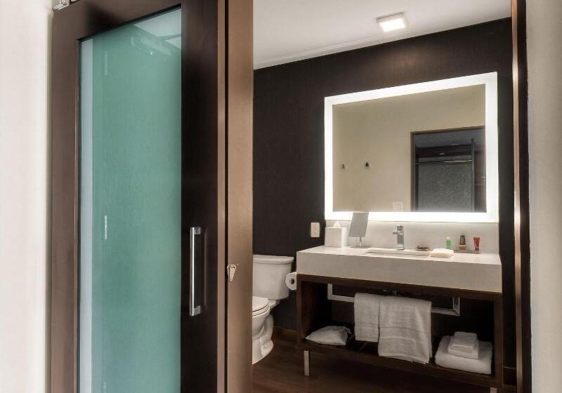 스탠다드 룸 킹사이즈 침대, Marriott Tacoma Downtown