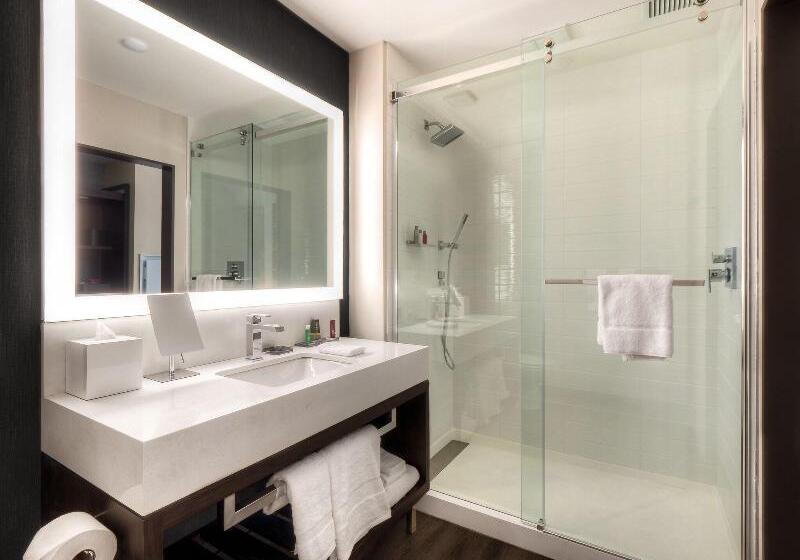 스탠다드 룸 킹사이즈 침대, Marriott Tacoma Downtown