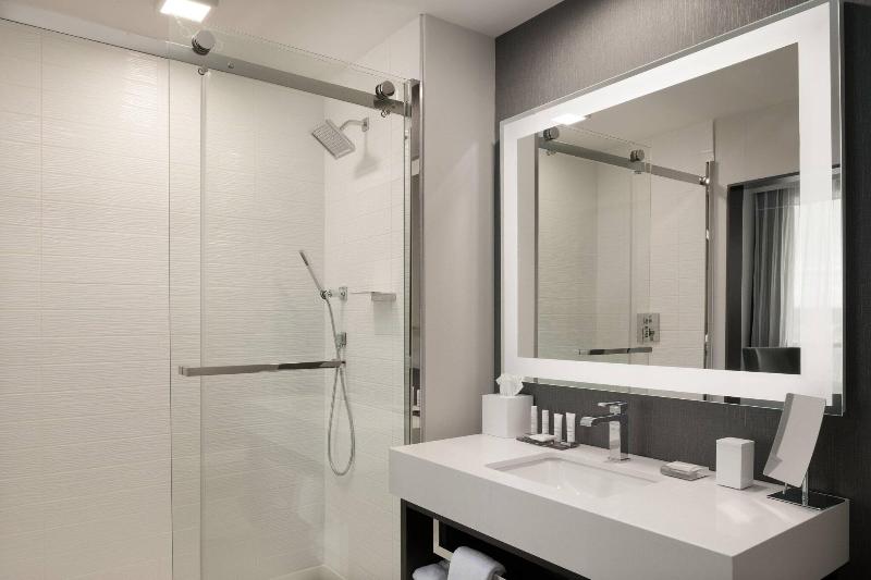 스탠다드 룸 킹사이즈 침대, Marriott Tacoma Downtown