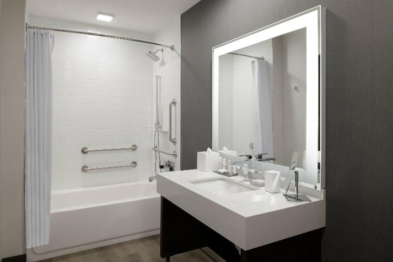 스탠다드 룸 킹사이즈 침대, Marriott Tacoma Downtown