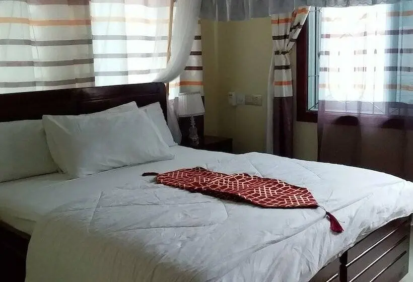 اتاق استاندارد یک نفره, Triple J Resort