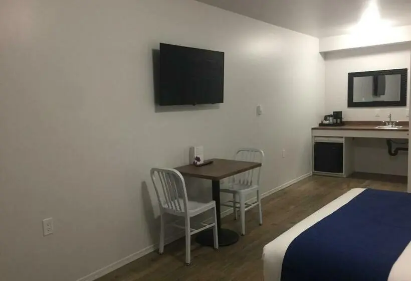 Standard Room Adapted for people with reduced mobility, Humpback Inn