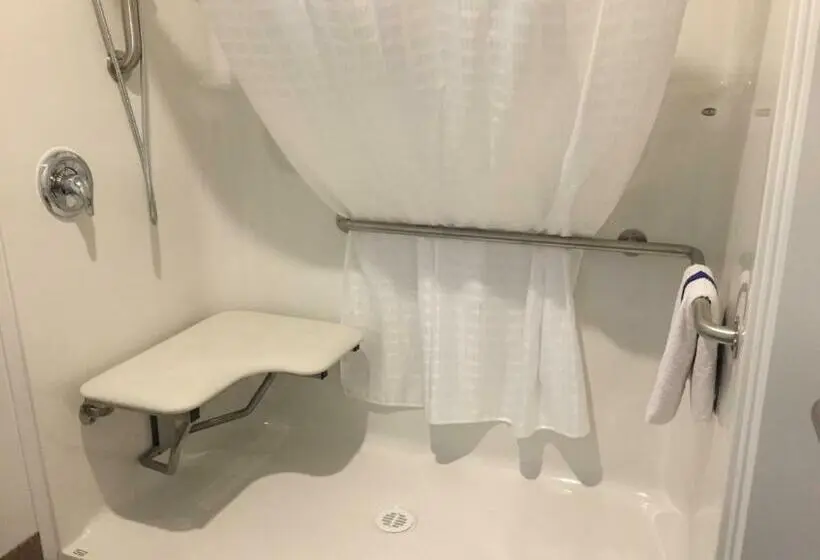 Standard Room Adapted for people with reduced mobility, Humpback Inn