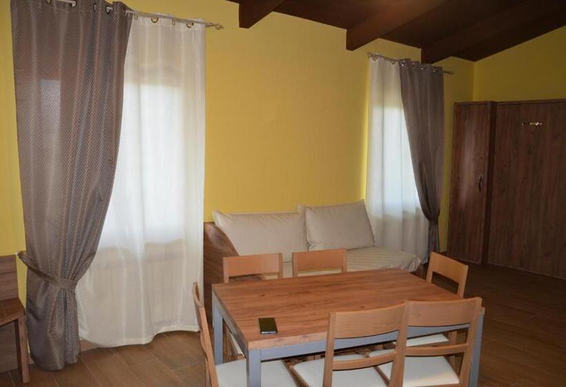 استودیوی لوکس, I Fiori Del Pollino   Guest House