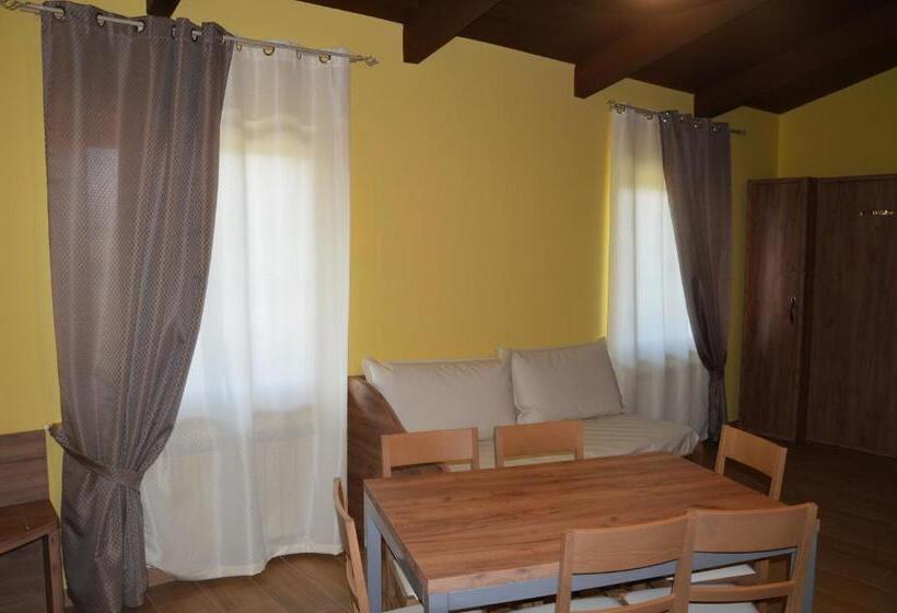 استودیوی لوکس, I Fiori Del Pollino   Guest House