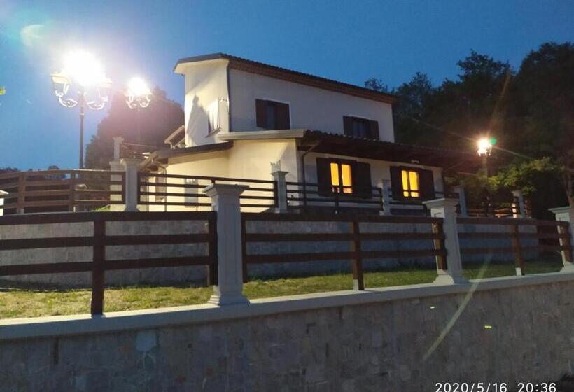 استودیوی لوکس, I Fiori Del Pollino   Guest House